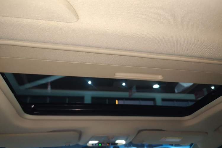 Used Buick GL8 2022 ES Land Cruiser 653T Luxury Model