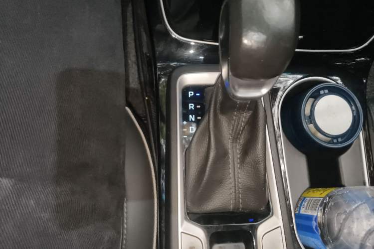 Used Hyundai Tucson 2020 280TGDi Two-Wheel-Drive GLS Fashion Edition China VI Standard Gear Lever