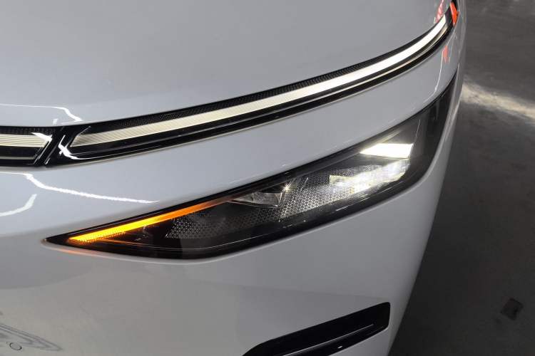 Used XPeng X9 2025 740 Ultra-Long Range Max
