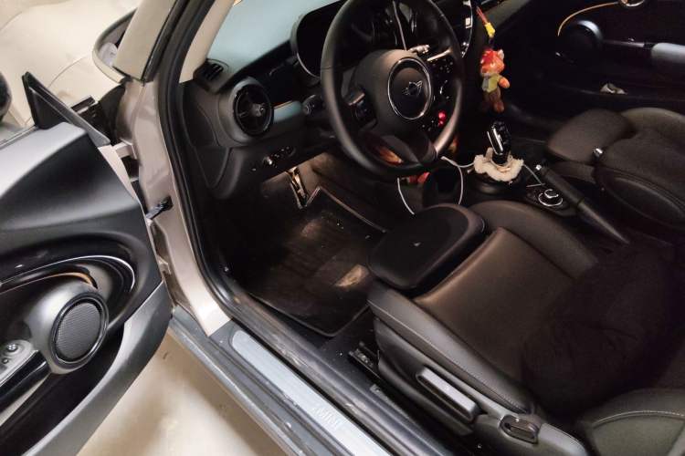 Used MINI 2023 1.5T COOPER Artist