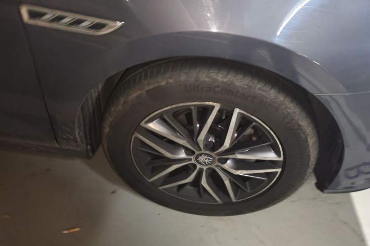 Used BYD Qin Pro New Energy 2019 EV Super Edition High-Power Smart Connect & Premium Model Right Front Wheel Hub