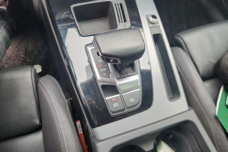 Used Audi Q5L 2022 40T Fashionable and Dynamic Model