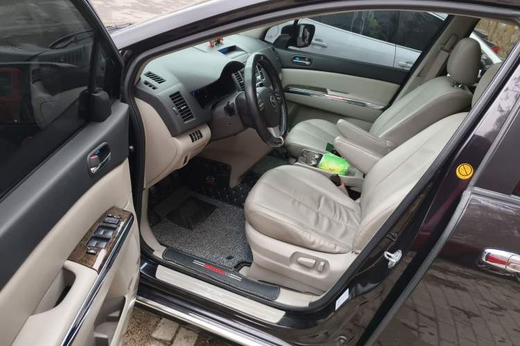 Used Mazda 8 2013 2.5L Ultimate Edition Driver Seat