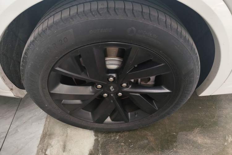 Used Li Auto L7 2023 Pro Model Right Rear Wheel Hub