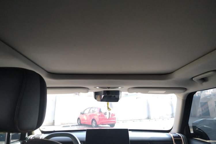 Used iCAR 03 2024 501km Four-wheel Drive Long-Range Advanced Version Headliner