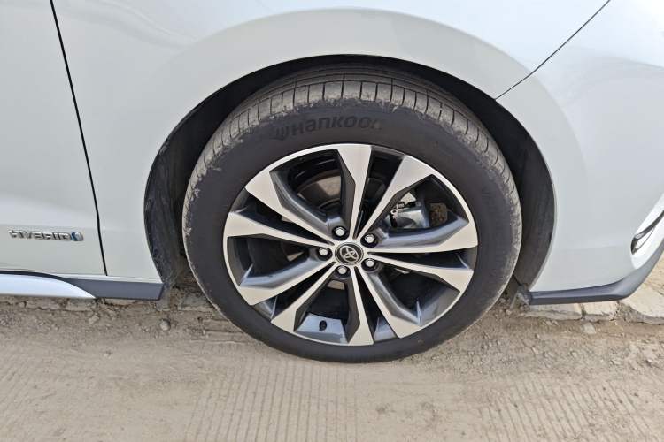 Used Toyota Granvia 2023 2.5L Hybrid Flagship VIP Edition