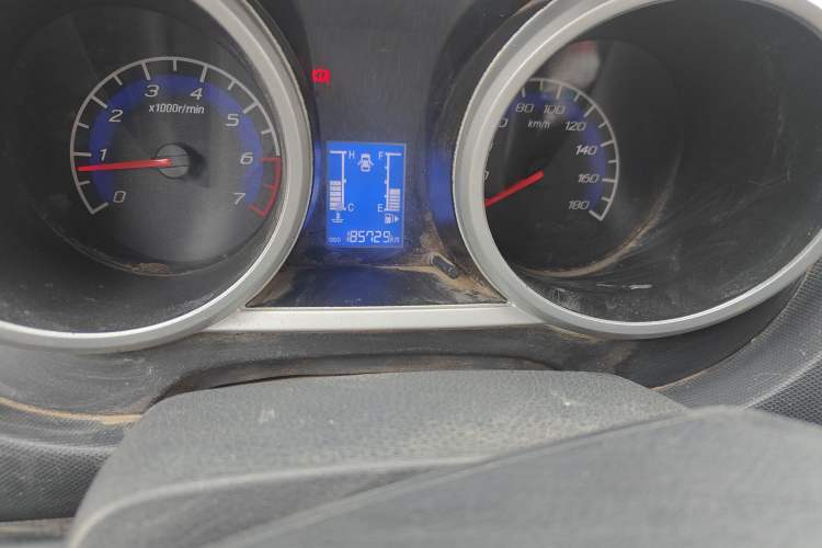 Used CHANGAN KAICHENG Ounuo S 2014 1.5L Base Version Odometer Close Up