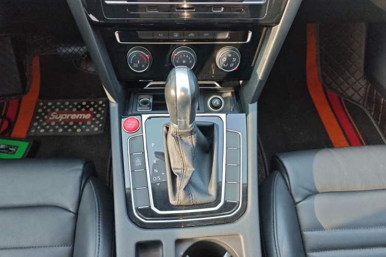 Used Volkswagen Magotan 2019 330TSI DSG Leading Edition China V Standard