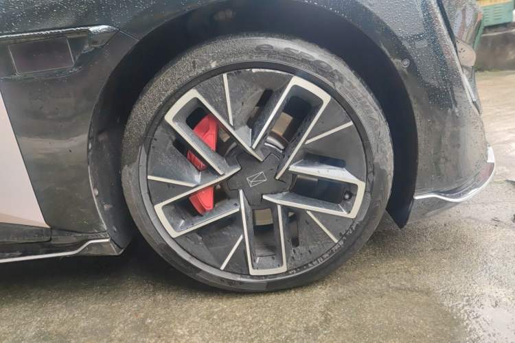 Used Avatr 12 2024 650 Three-Laser Four-Wheel Drive Performance Edition
