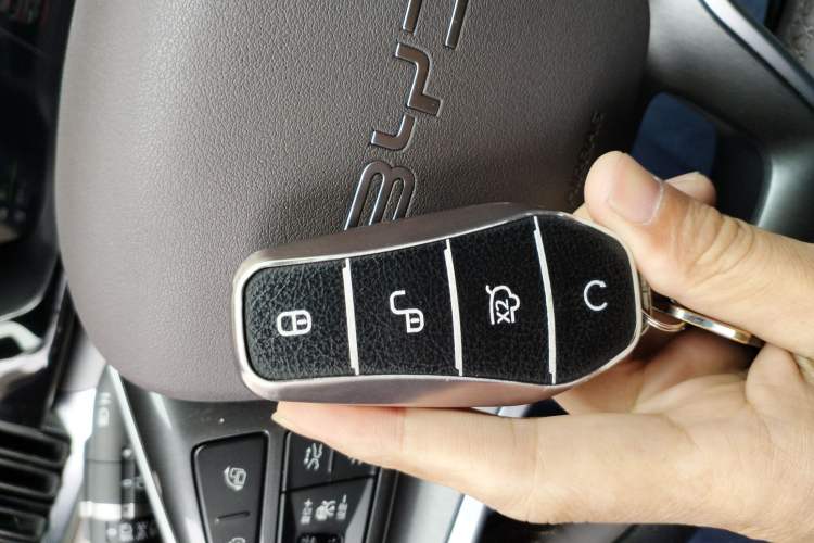 Used BYD Song PLUS New Energy 2025 DM-i 112KM Prestige Model Vehicle Key