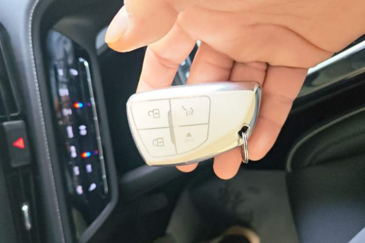 Used Buick Envision 2023 Encore S 552T Two-Wheel Drive Luxury Model Vehicle Key