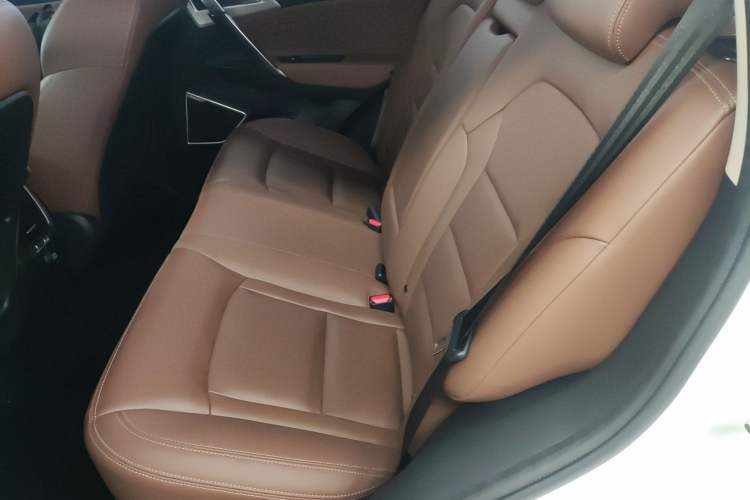 Used Geely Auto Emgrand X7 Sport 2016 1.8TD Automatic ZhiZun Version Left Rear Seat