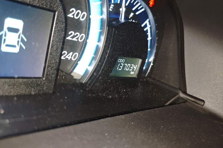 Used Toyota Camry 2012 Luxurious Edition 2.5HG Zunrui Odometer Close Up