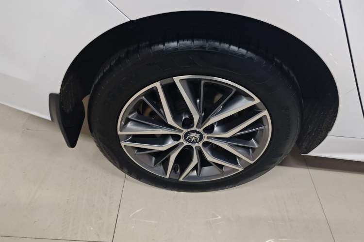 Used BYD Qin PLUS 2023 Champion Edition DM-i 120KM Excellence Model Right Rear Wheel Hub