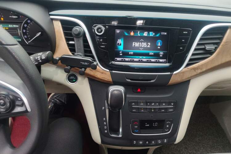 Used Buick GL8 2018 ES 28T Comfort Model China VI Standard Audio And AC Panel
