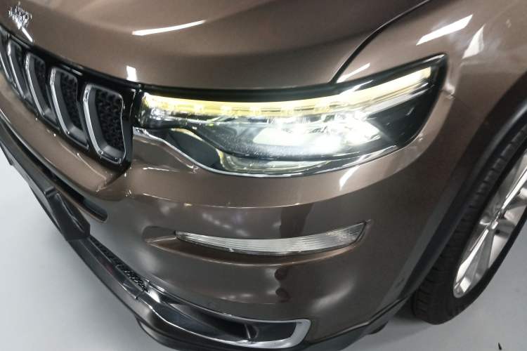 Used Jeep Grand Commander 2018 2.0T Four-Wheel Drive Premium Navigation Version China V
