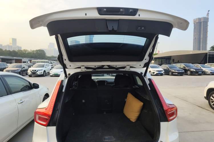 Used Volvo XC40 2023 B3 Zhiyuan Luxury Edition