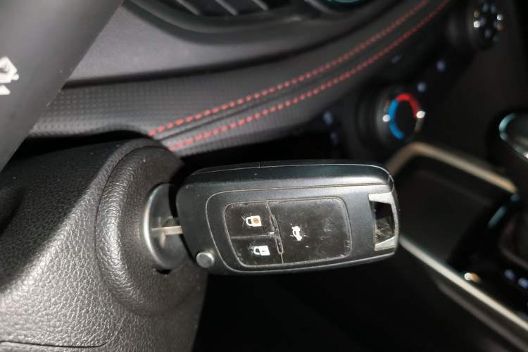 Used Chevrolet Monza 2020 Light Hybrid RS 330T Automatic Comfort Edition