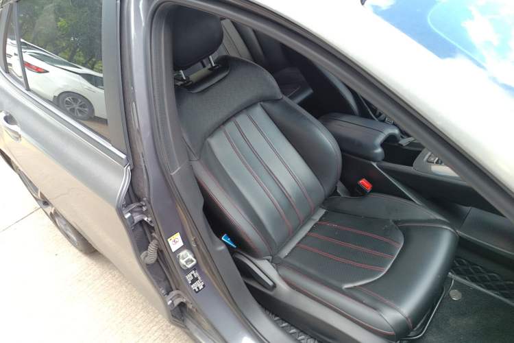 Used GAC Trumpchi EMPOW 2022 270T DCT J16 R-Style Track Edition