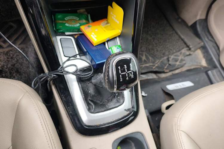 Used Chery Tiggo 5 2014 2.0L Manual - Family Deluxe Edition Gear Lever