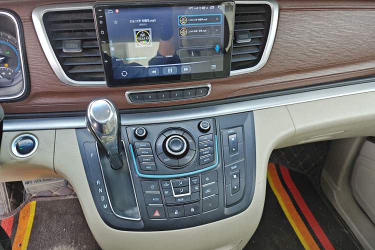 Used Buick GL8 2014 2.4L LT Luxury Business Executive Edition Audio And AC Panel