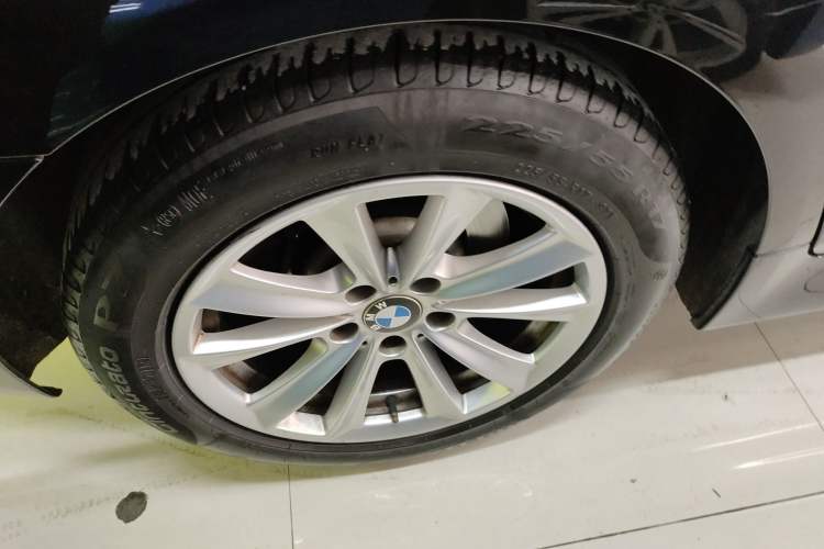 Used BMW 5 Series 2014 520i Elegant Edition Right Rear Wheel Hub