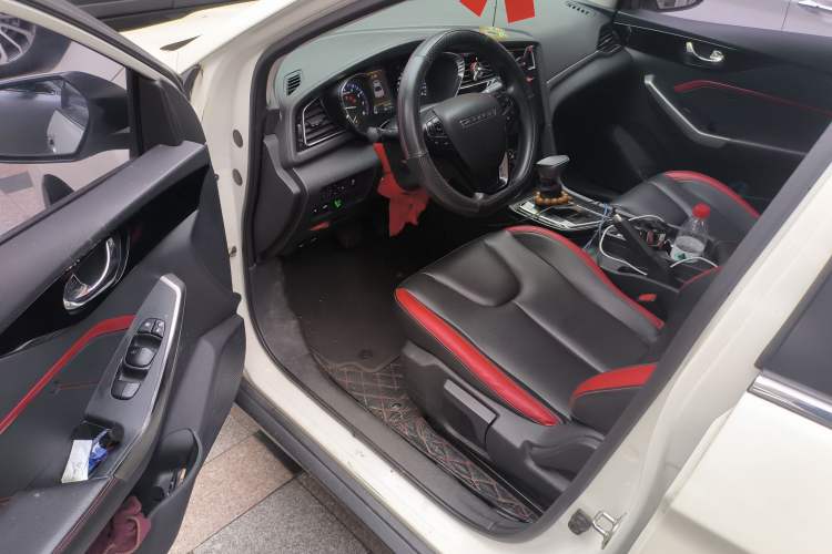 Used Venucia D60 2018 1.6L CVT Smart Connect Elite Edition