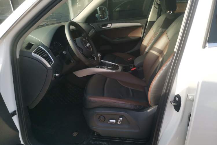 Used Audi Q5 2017 Plus 40 TFSI Technology Model