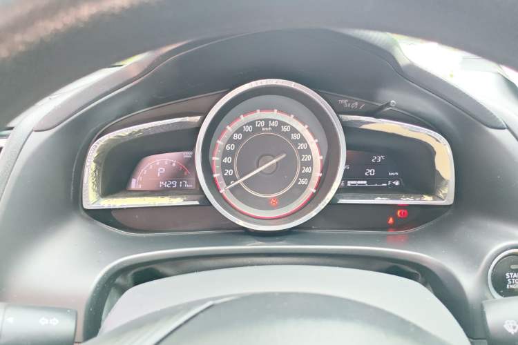 Used Mazda 3 Axela 2014 Sedan 1.5L Automatic Comfort Model