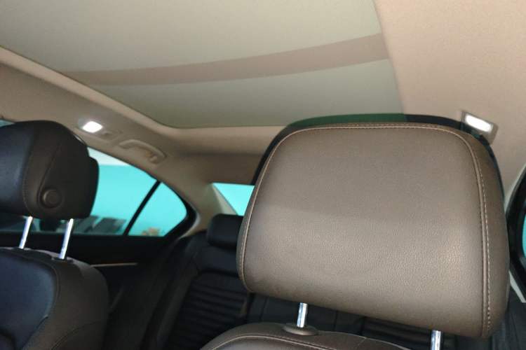 Used Volkswagen Magotan 2019 330TSI DSG Luxury Version China VI Standard Headliner