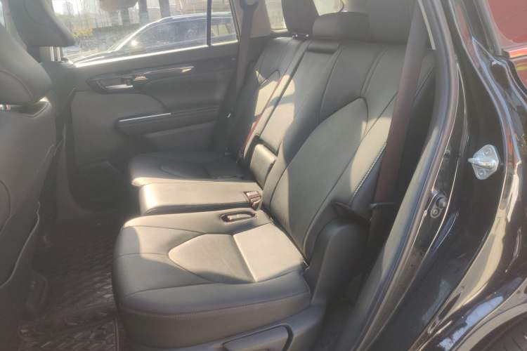 Used Toyota Highlander 2022 Dual-Engine 2.5L Four-Wheel Drive Prestige Version 7 Seats
