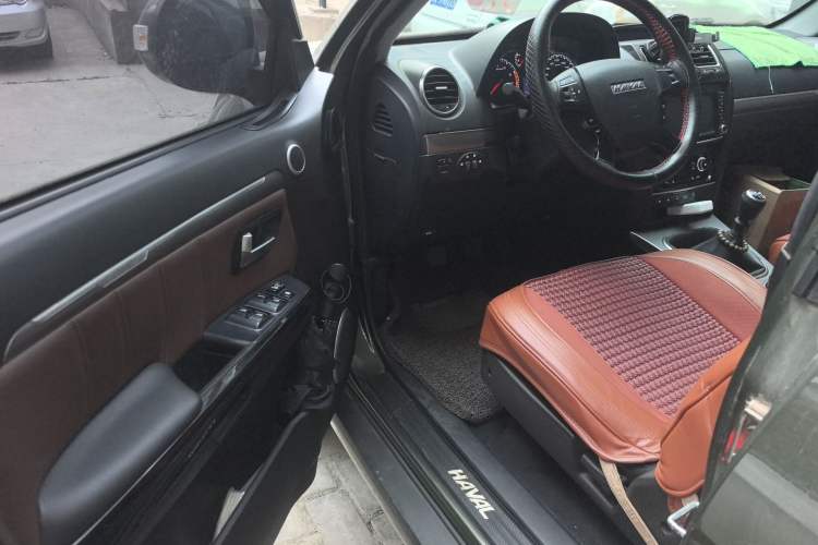 Used Haval H5 Classic 2018 Classic Edition 2.0T Manual 4x4 Elite Model Driver Seat