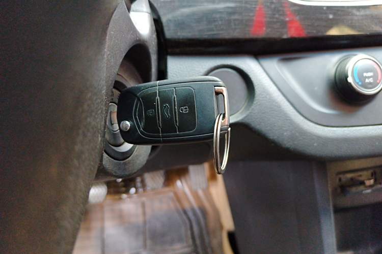 Used Baojun 310 2017 1.5L Manual Fashion Model
