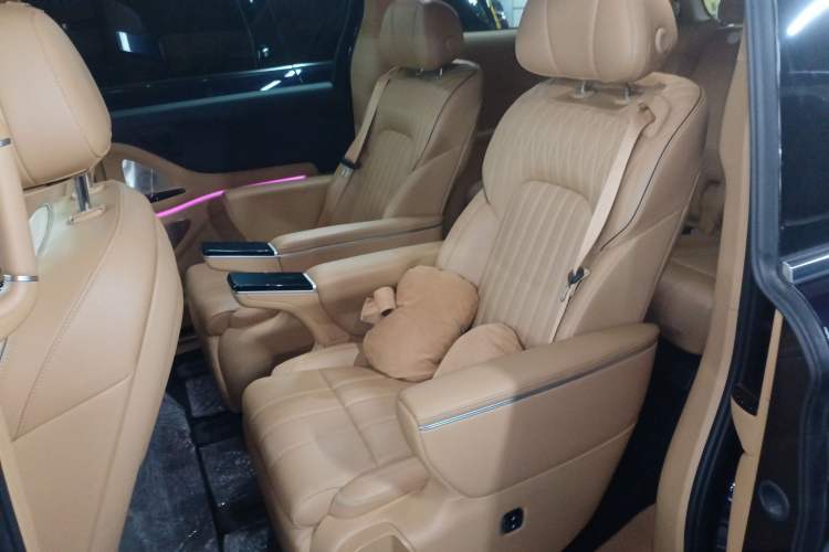 Used VOYAH Dream 2025 PHEV Four-Wheel-Drive Flagship Kunpeng Edition
