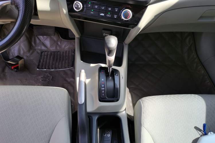 Used Honda Civic 2014 1.8L automatic comfort version
