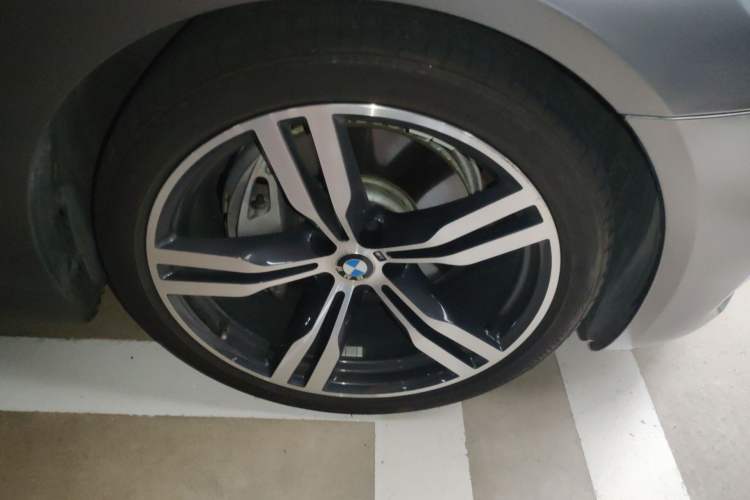 Used BMW 7 Series 2018 740Li M Sport Package Leading Model Right Front Wheel Hub