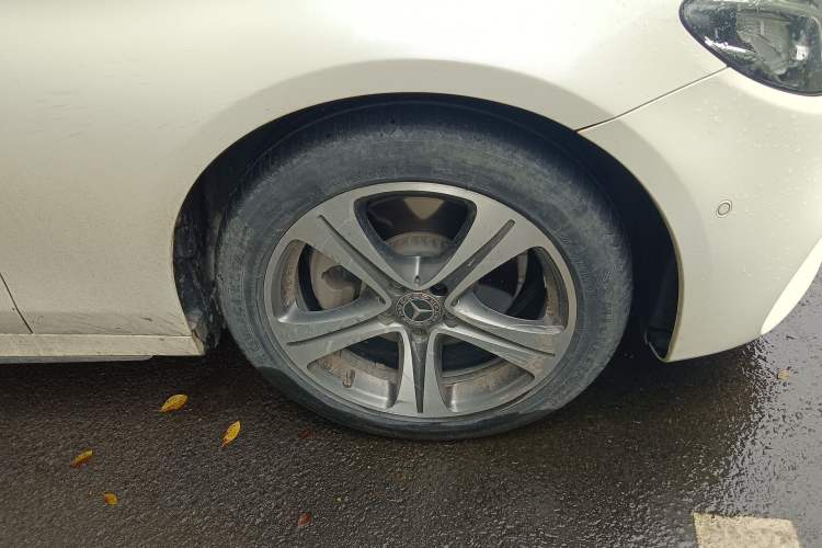 Used Mercedes-Benz E-Class 2019 E 200 L Sport Edition Right Front Wheel Hub