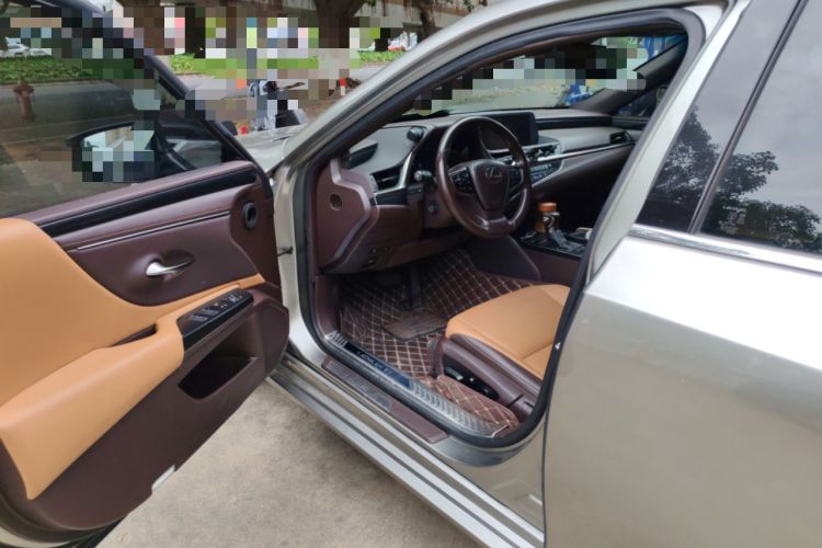 Used Lexus ES 2020 300h Premier Edition