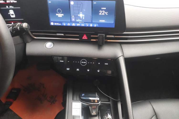 Used Hyundai Elantra 2021 1.5L CVT LUX Prestige Edition Audio And AC Panel