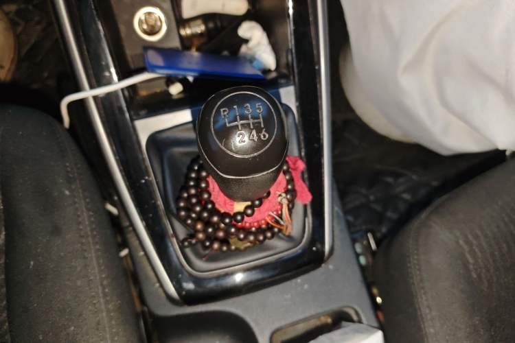 Used Hyundai Elantra (5th Generation / Langdong) 2016 1.6L Manual Fashion Edition Gear Lever