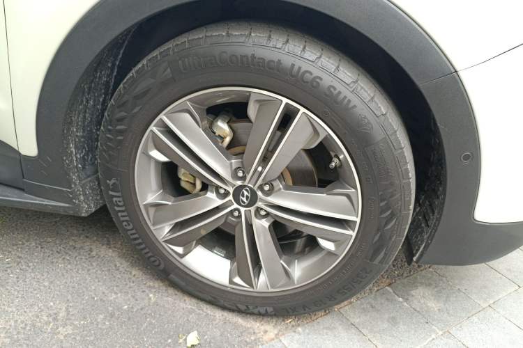 Used Hyundai Grand SantaFe 2013 3.0L 7-Seater 4x4 Flagship Edition