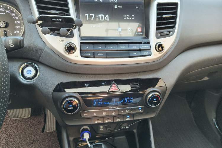 Used Hyundai Tucson 2018 1.6T Dual-Clutch Two-Wheel Drive 15th Anniversary Special Edition
