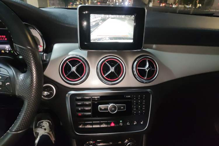 Used Mercedes-Benz GLA 2015 GLA 220 4MATIC Fashion Model
