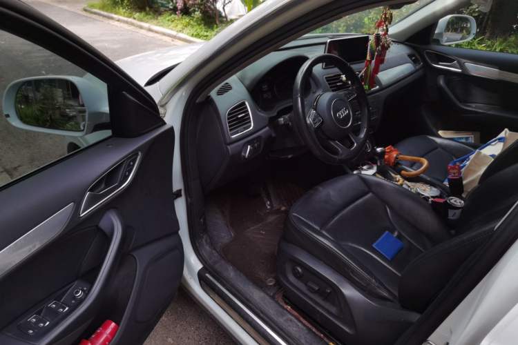 Used Audi Q3 2015 35 TFSI Comfort Model Driver Seat