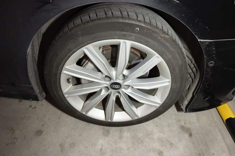 Used Audi A6L 2022 45 TFSI Prestige Dynamic Edition Right Front Wheel Hub