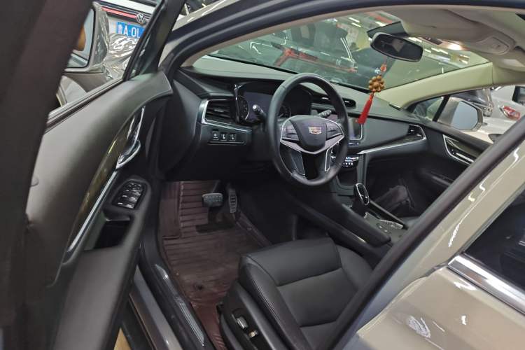 Used Cadillac XT5 2018 25T Luxury Model
