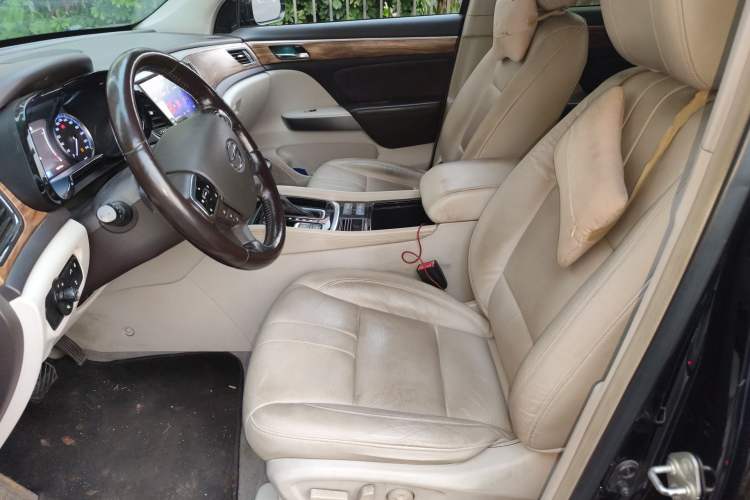 Used GAC Trumpchi GS8 2017 320T Two-Wheel Drive Luxury Smart Connectivity Version (7 Seats) Left Front Seat