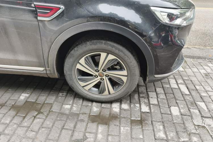 Used Hongqi HS5 2022 2.0T Smart Connect Flagship Edition Right Front Wheel Hub