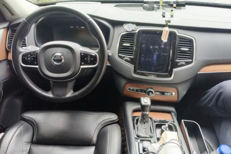 Used Volvo XC90 2019 T6 ZhiZun Edition 7-Seater China V Standard Center Console
