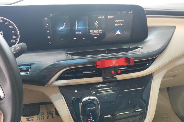 Used Buick GL8 2022 ES Landtrek 653T Luxury Edition